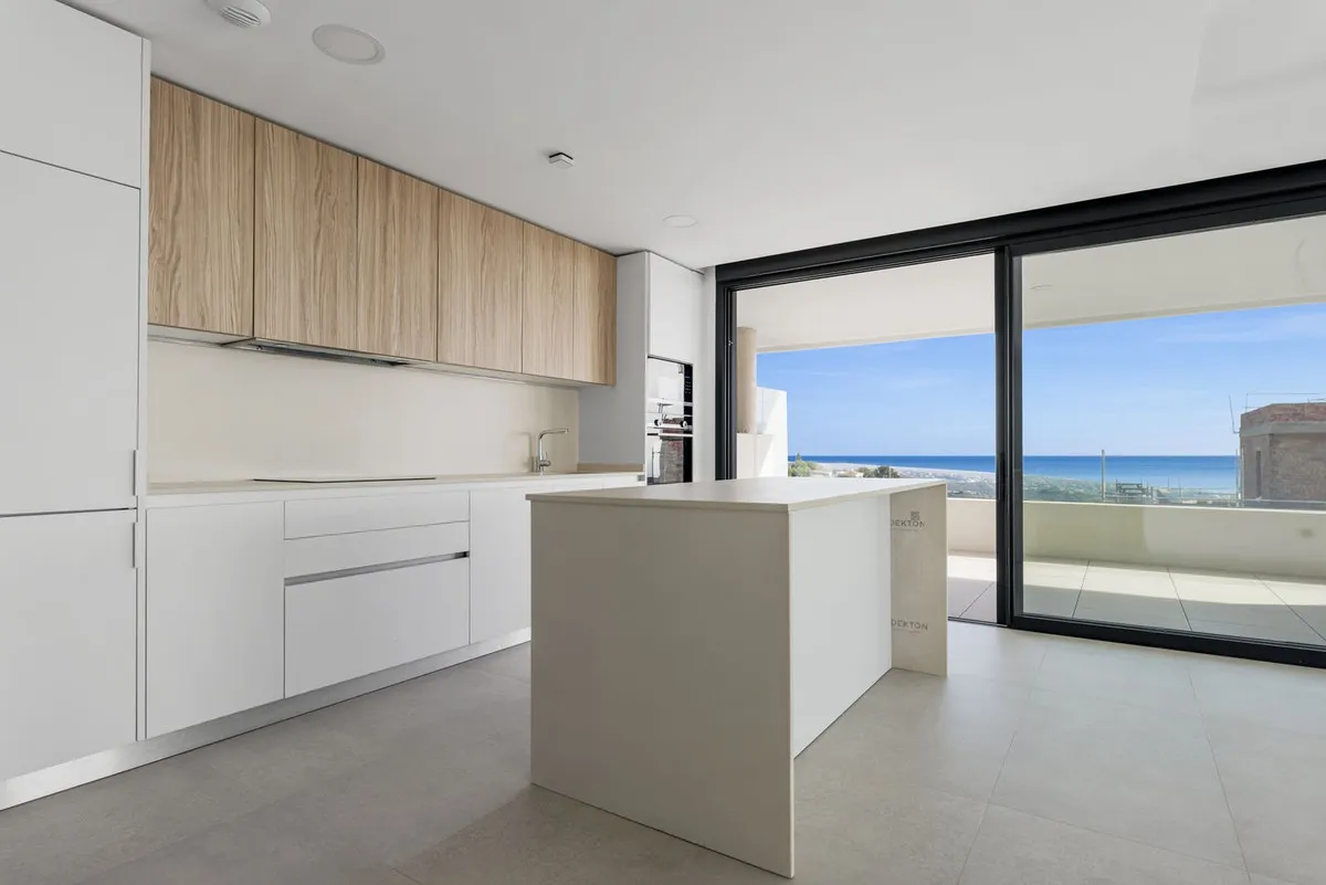 b8577a76-aab5-41a9-90ef-5d68113fa40e