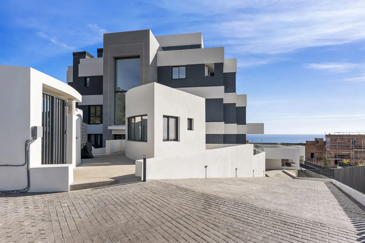 bf0e071d-8cd7-4302-82c5-711a39da3c3a