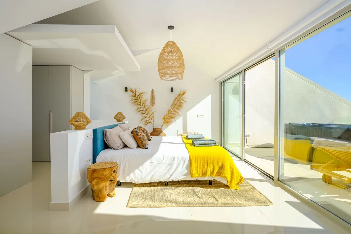 1d5ec3d2-e285-4849-b86e-09e5a93f20a1