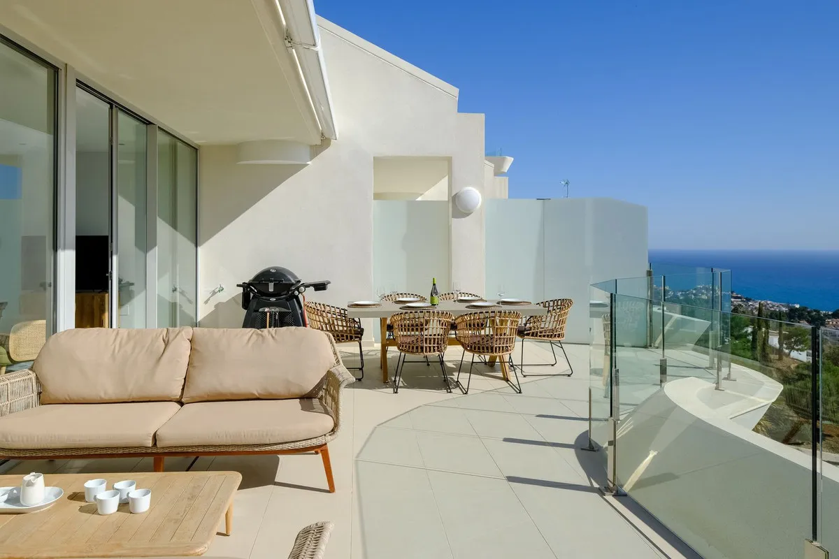 3427d3a7-5d29-4945-bbc7-c84e063d1517