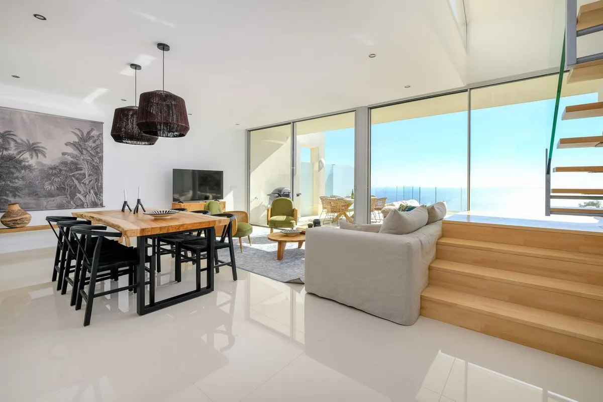 5caa0815-5f93-43ad-ba8e-0efdc793d99c