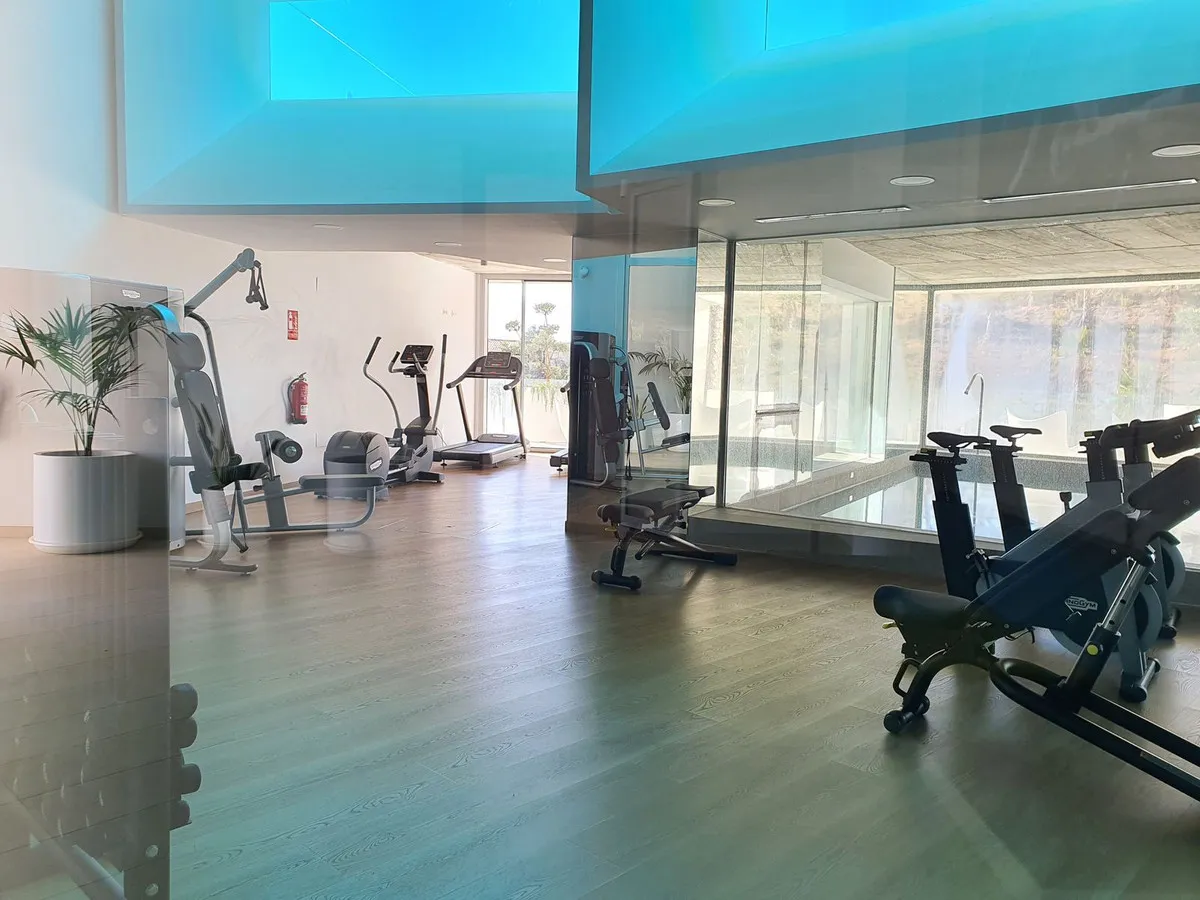 c1305d39-5fe6-4fb6-bbbd-76ada5c76ae1