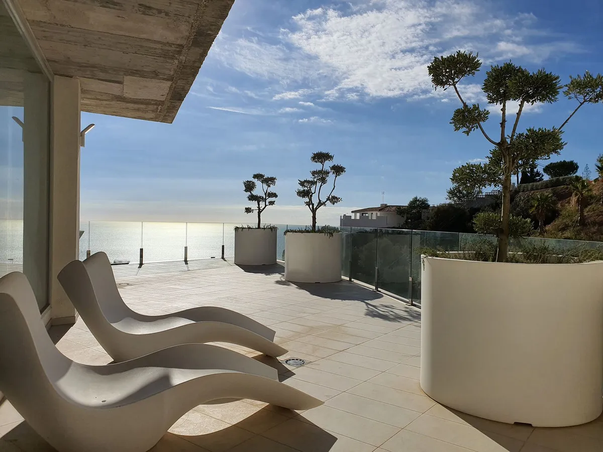 d0041a53-1f18-4fd5-9f97-fa4e1b54f054