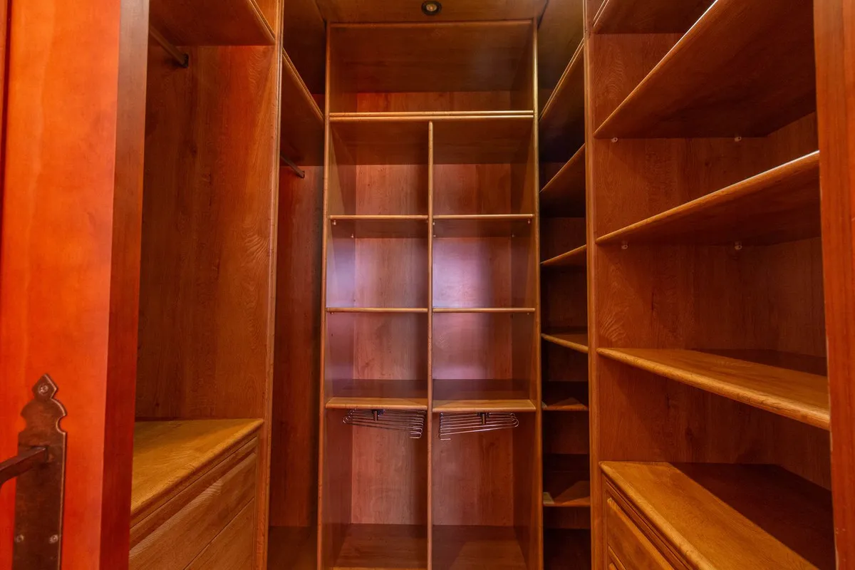 e2067a6d-daf5-4e01-9c9b-fbd8e8655382