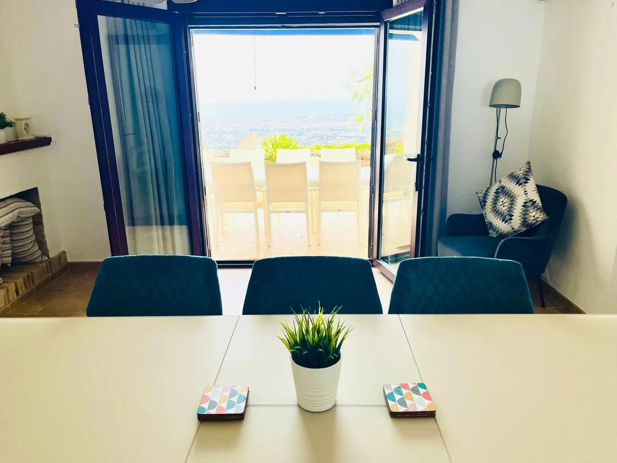 26b3a6ef-8ea9-4db4-81e1-cfa0b1c8fe9e