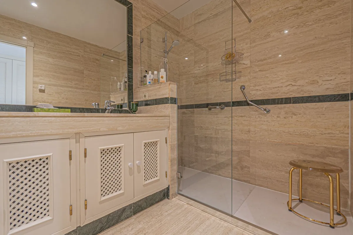 00cb6129-1593-43c7-aa9d-9d825efc0793