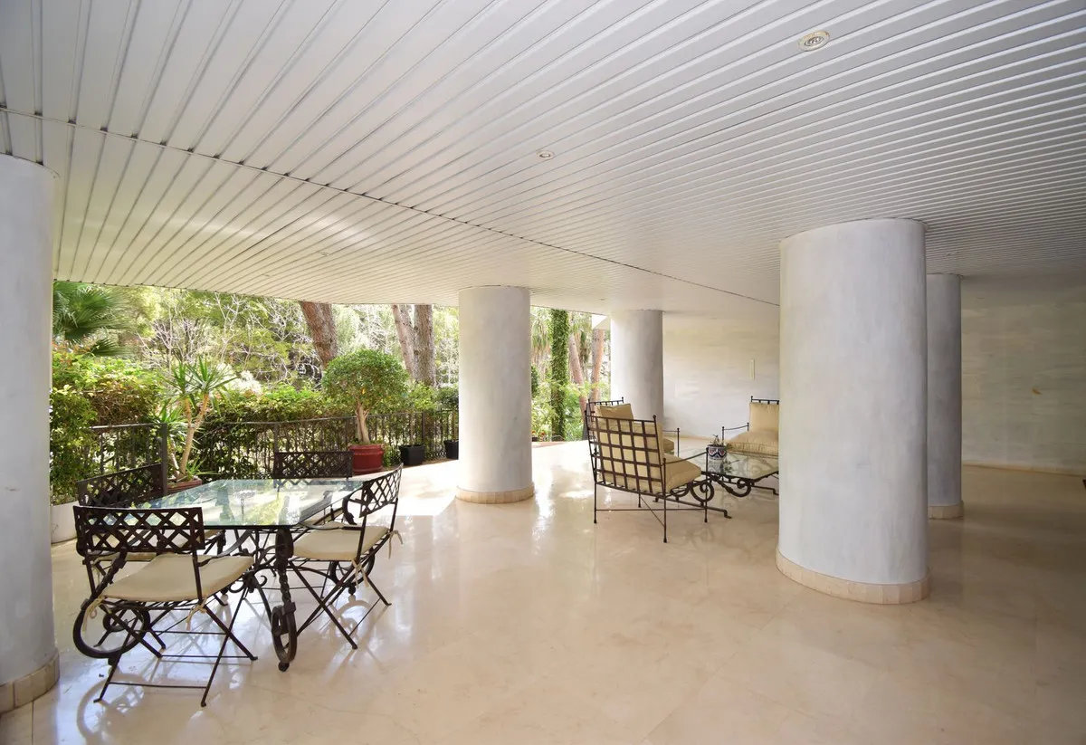 a18322b1-090f-4d4b-b65d-c242c1cba529