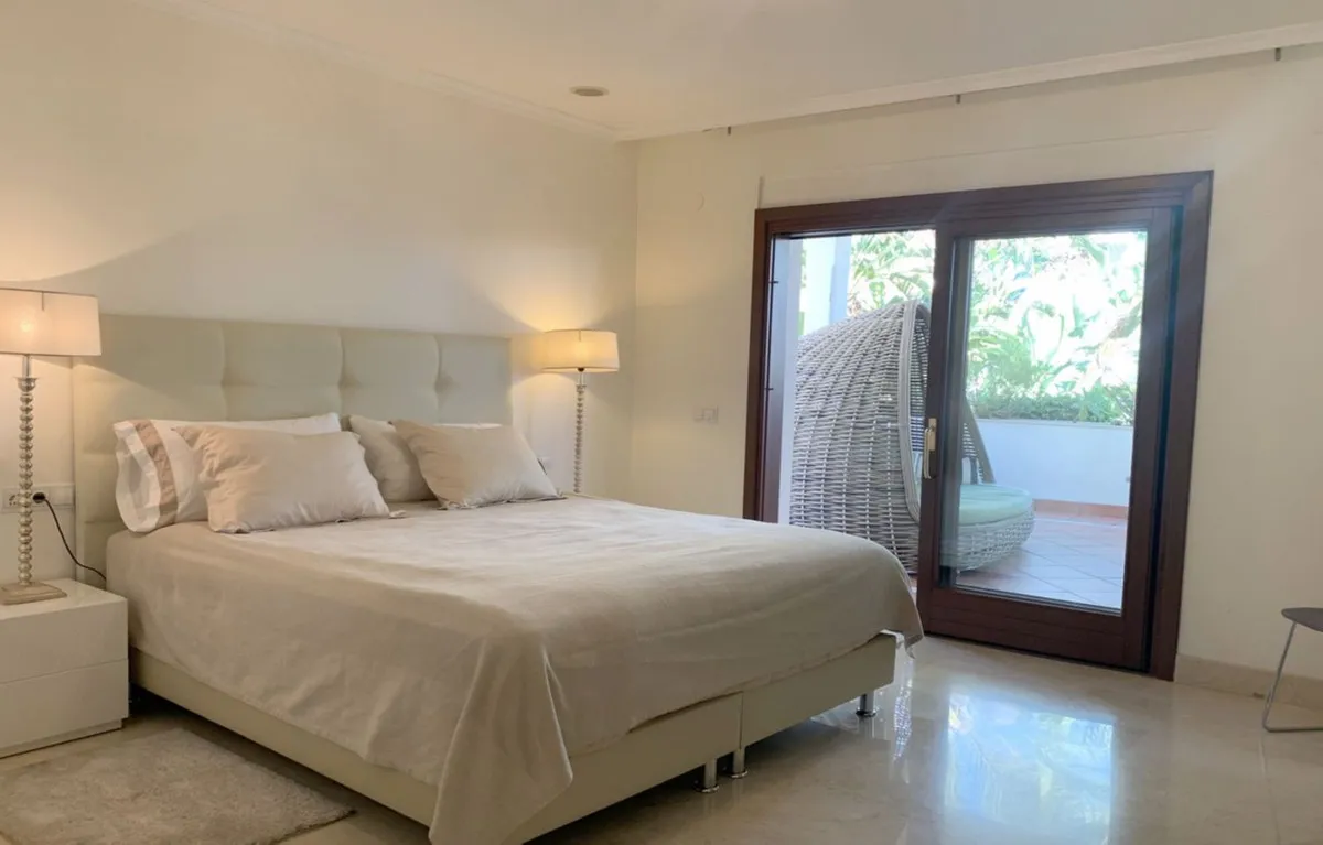 40279c28-94c6-43e8-85df-1bb2a809f8b3