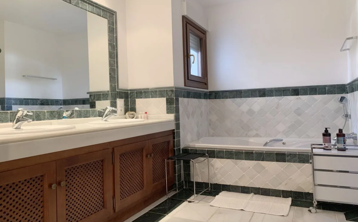 cbf4fc01-f3fe-43a6-8658-3004aecd8d12