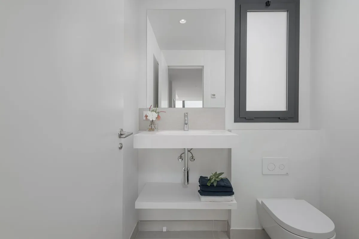 b0f17f74-4034-42c5-9ae1-f123eb14141d