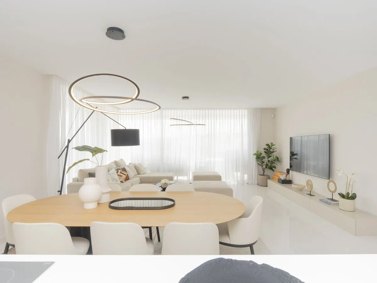 102b8834-2fd2-4bc0-a319-3fe6278d3c18