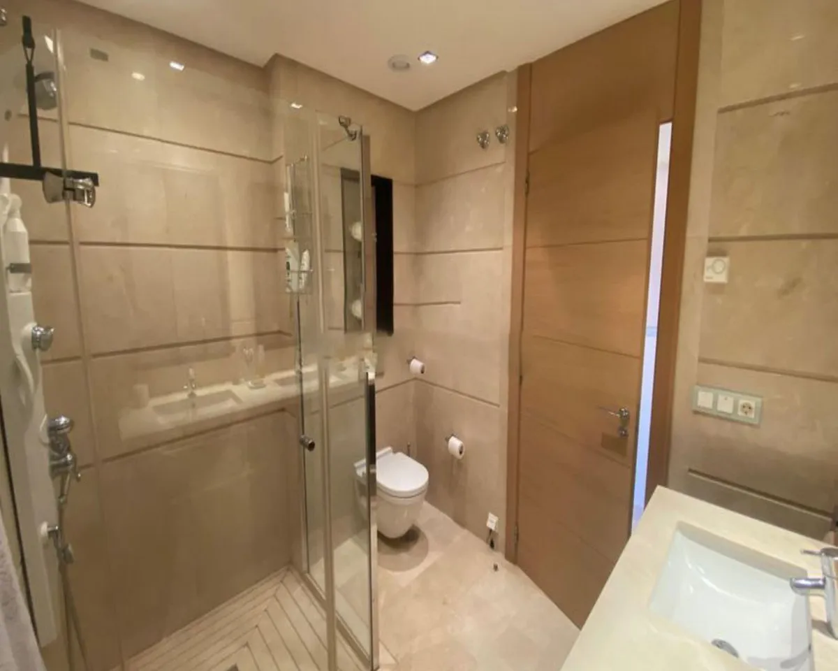 1b626b05-e5ec-4e44-b61d-b6f139610d65