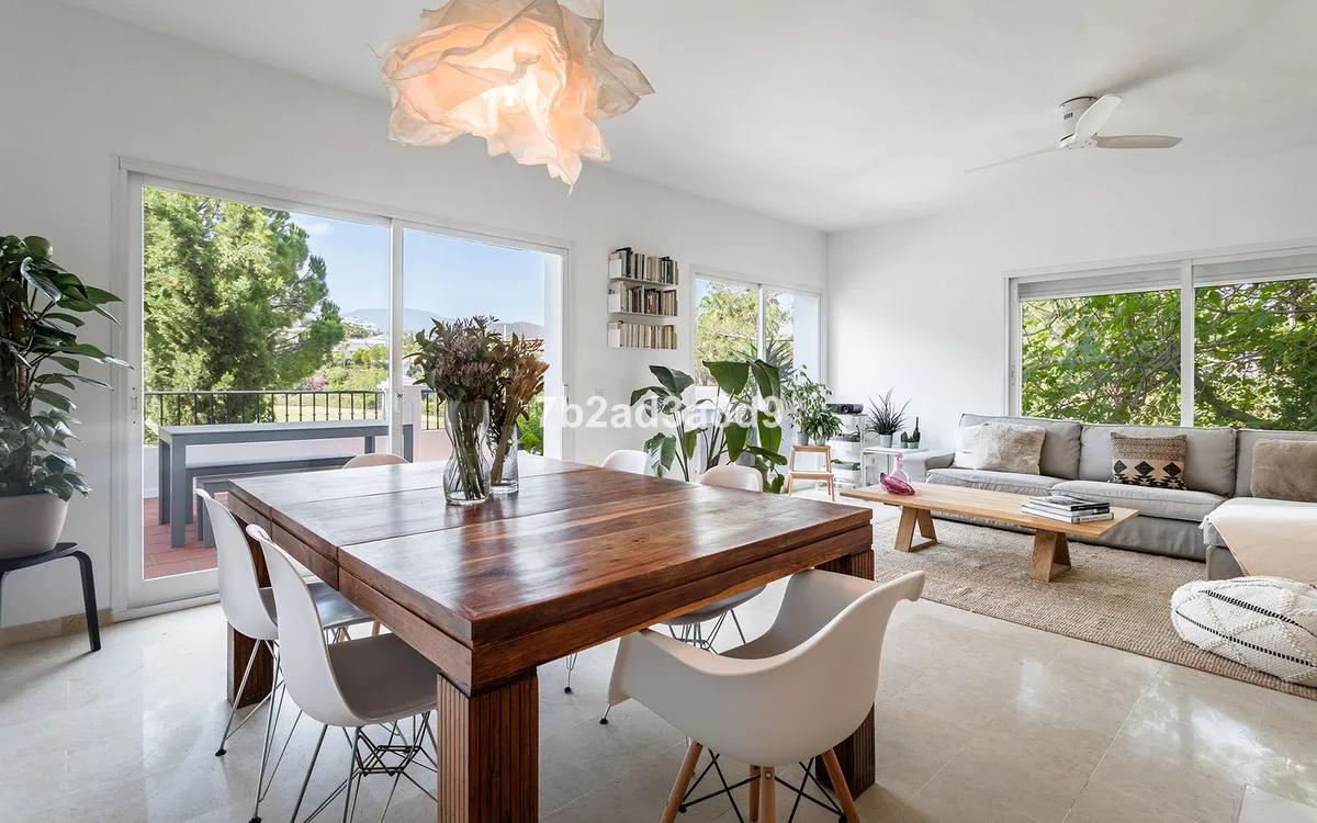 da054308-8d7d-4b9f-a29a-1b0882b2fb10