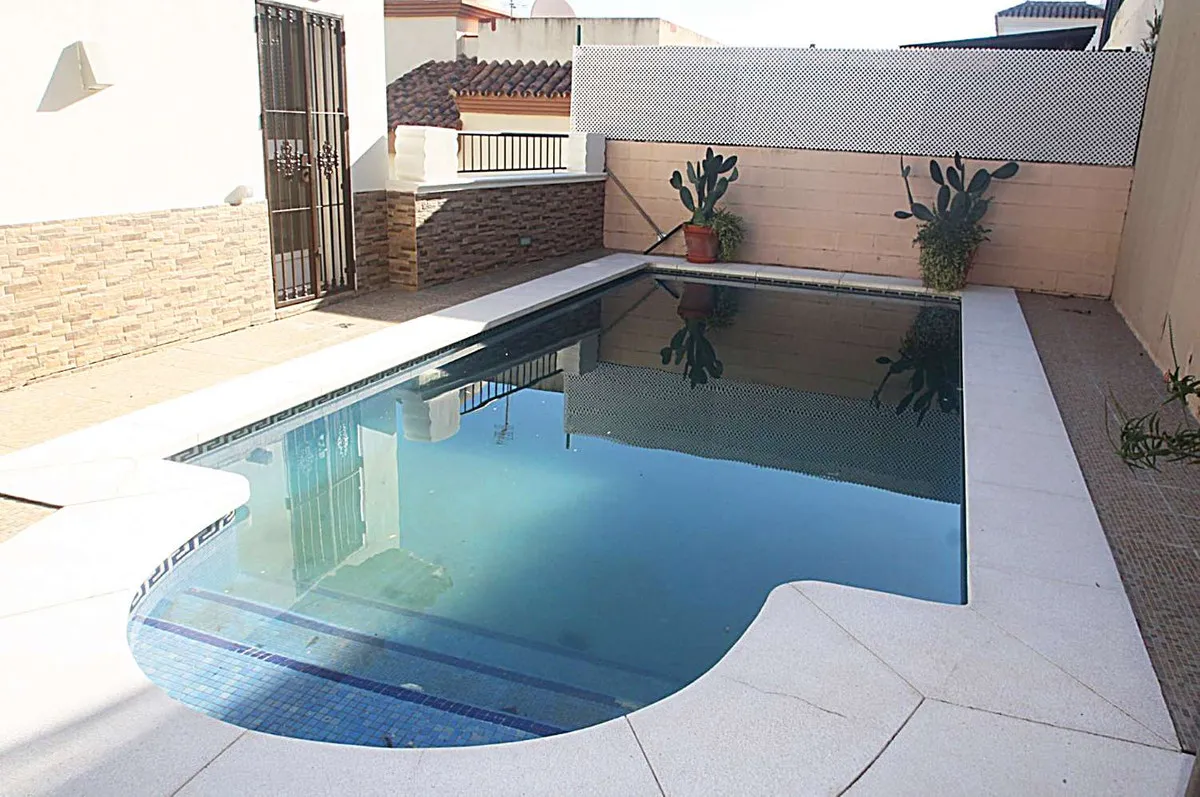 06d7b032-d0f4-4d77-bb61-6db7a51c7e94