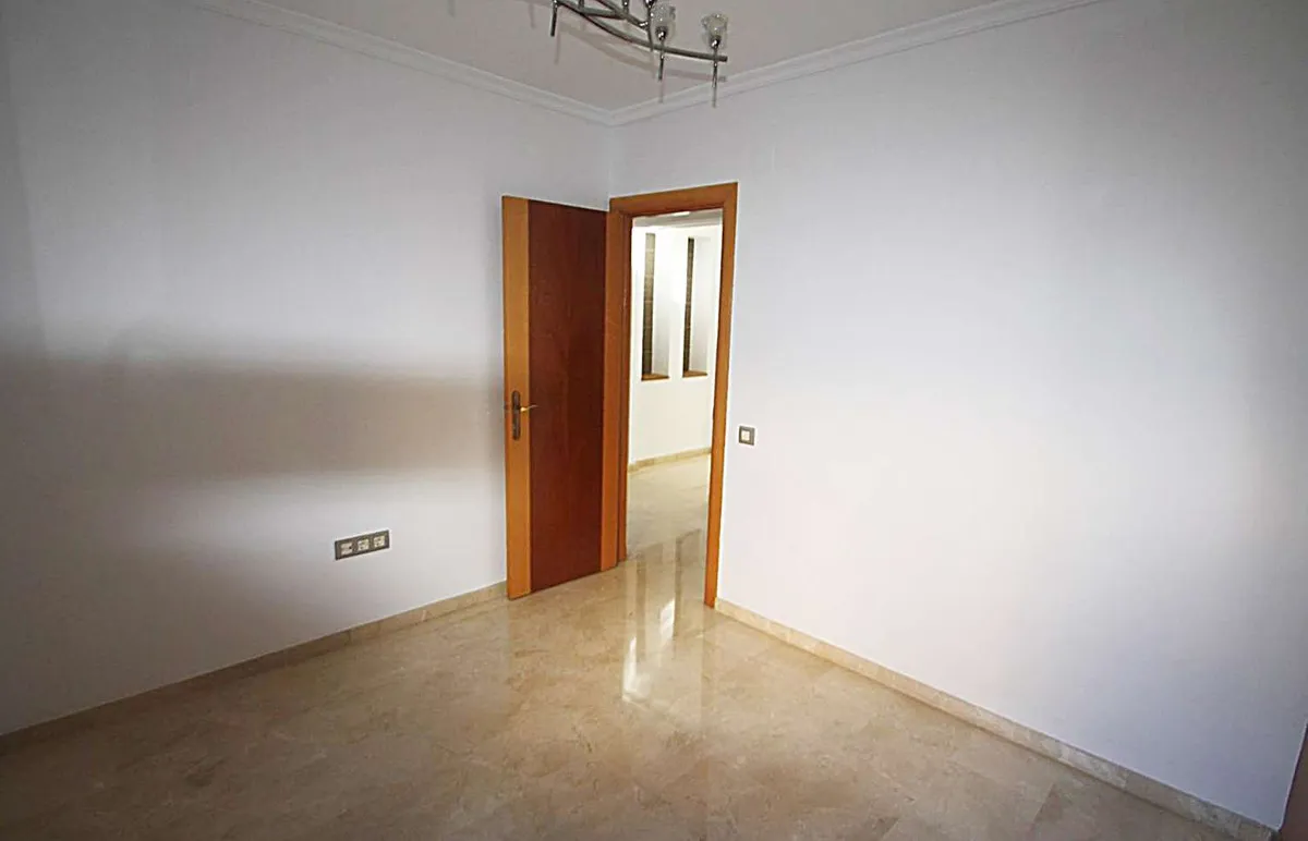 16472536-8a4e-4b0b-9500-231ab7f2af3f