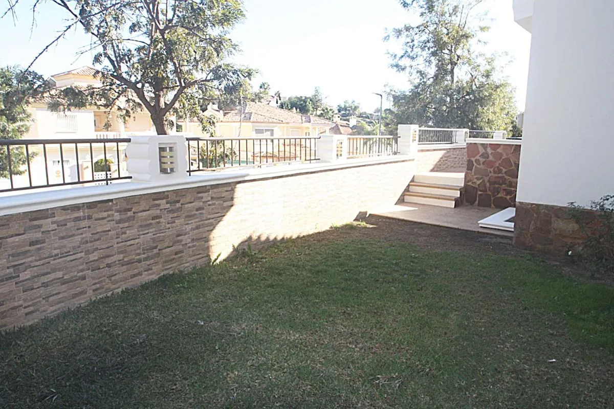 6c7b1309-5f4d-49fd-b988-6d11f90156ff