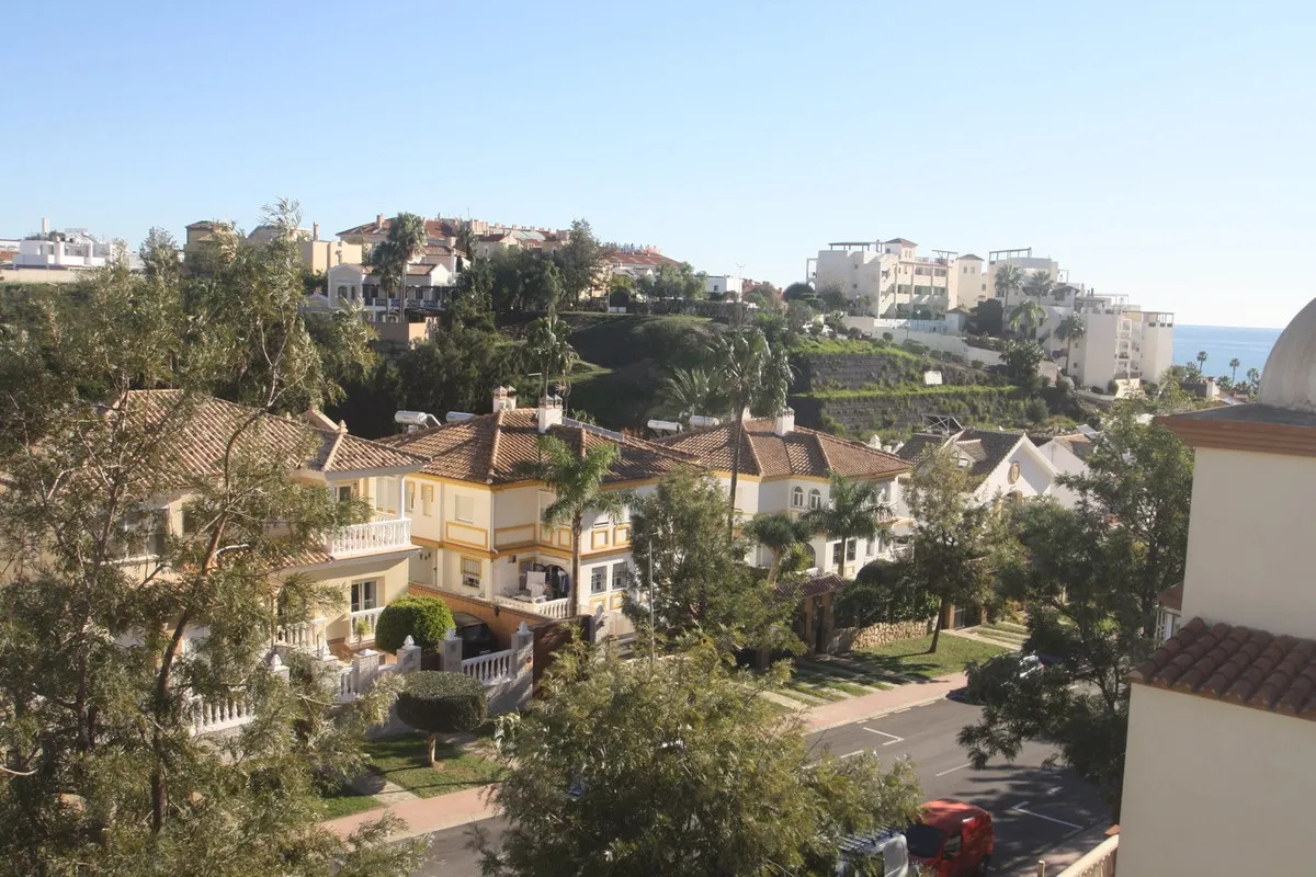 6dd222b5-344a-4c55-858d-ab1c41b4ee74