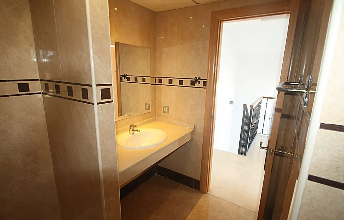 f58b48ab-98bb-404a-a6b0-d882a3e71a0c