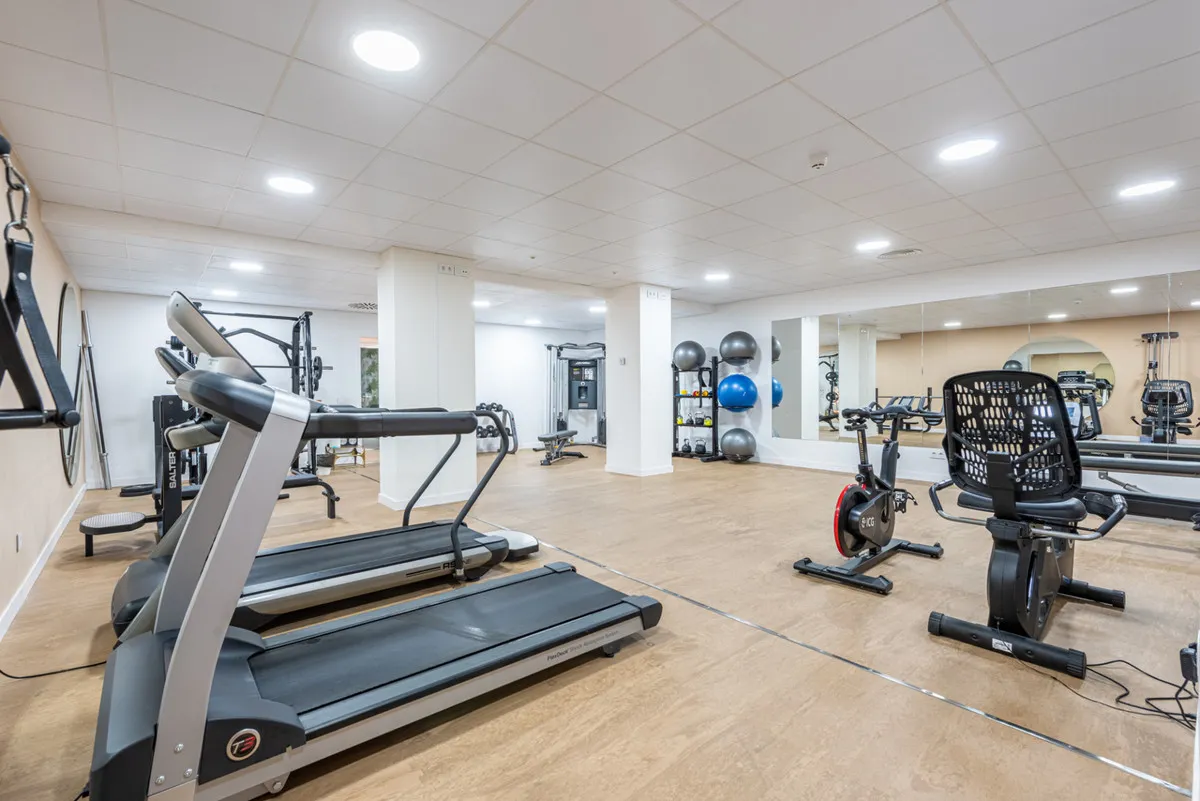 c1411932-47ba-4986-bbf8-2bd650169332