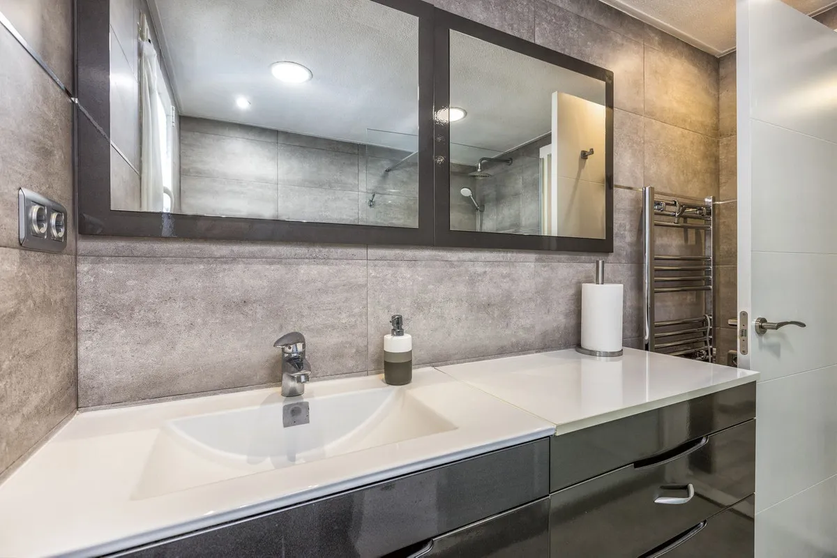 52192c61-f8a0-4be5-a0a1-a9207b4efa3a