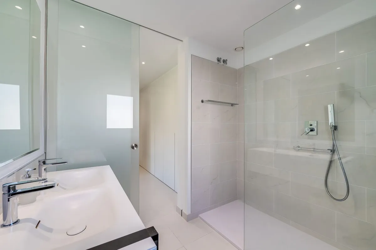 f118079a-1c74-4aa2-9ef6-c2ca19d1e369