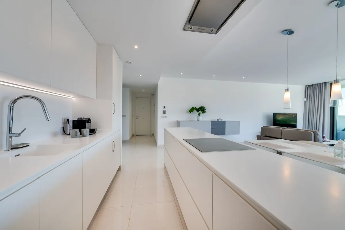 f16ba33a-c8d4-4145-bd21-5fcec0e0b28d