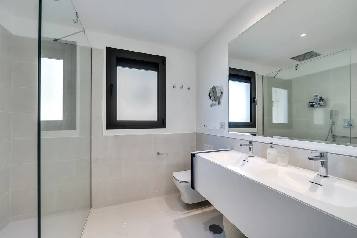 fe3beccf-35bd-4104-a027-02bc11b9b1c9