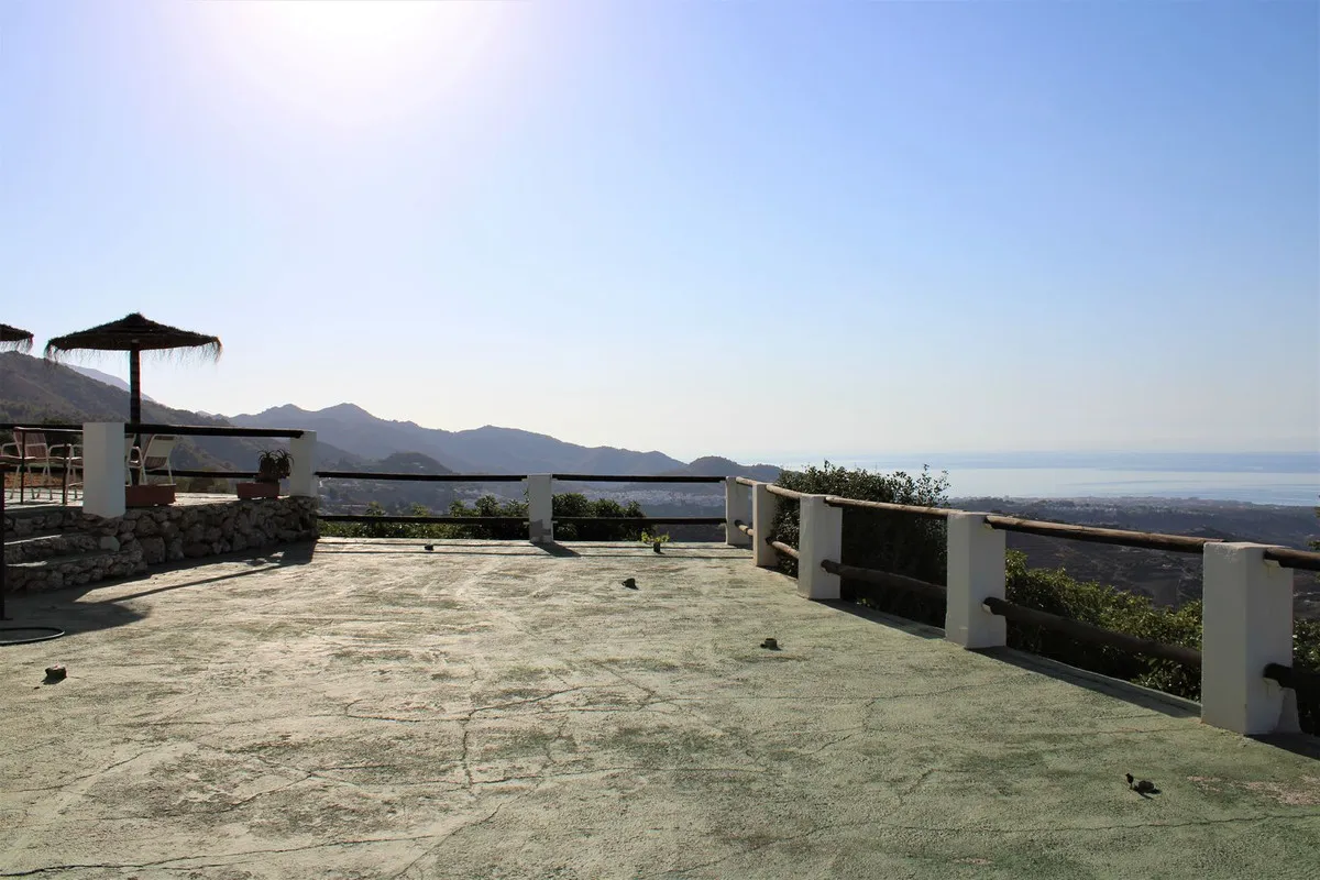 1443cf89-42c0-45d4-93f7-a3fc1cae1383