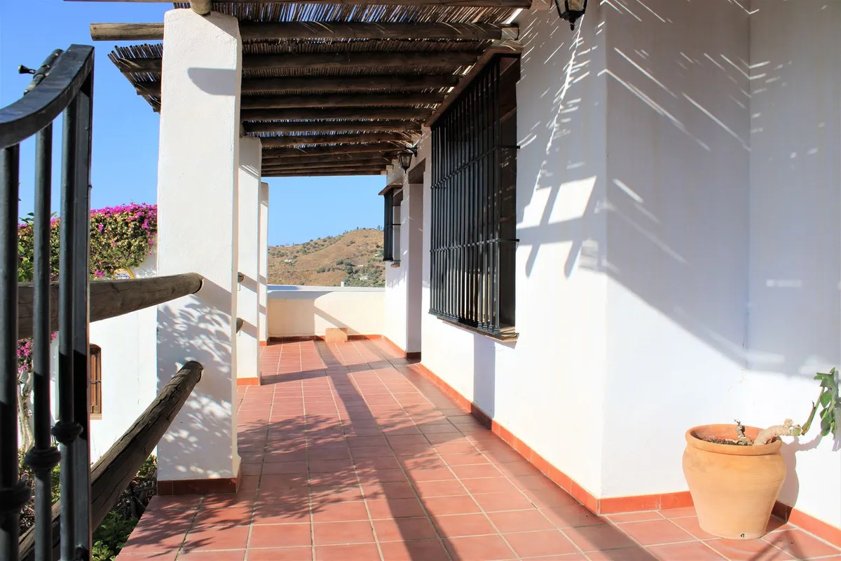 75e240bf-8400-4a90-a59e-aefa30f01a70