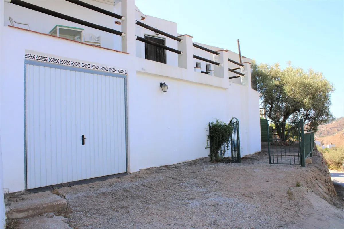 c64a0c82-888f-4cb2-895c-af50c99a3345