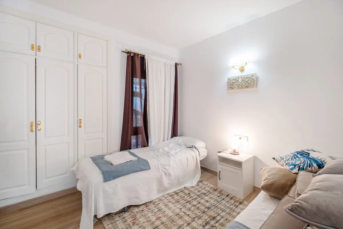 131295e1-57ec-427d-9a5e-04e563144855