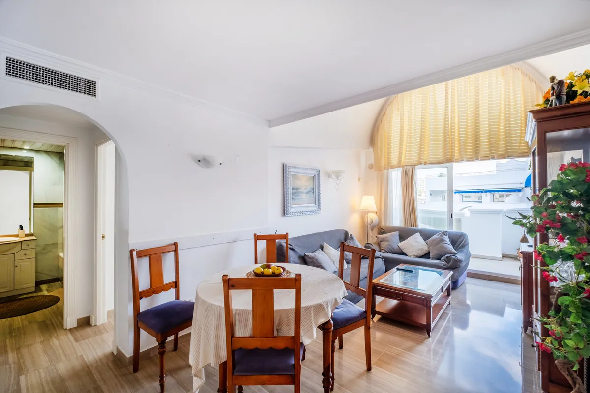 f2da6bae-4bc2-41d8-813a-e4bdf0c9aca5