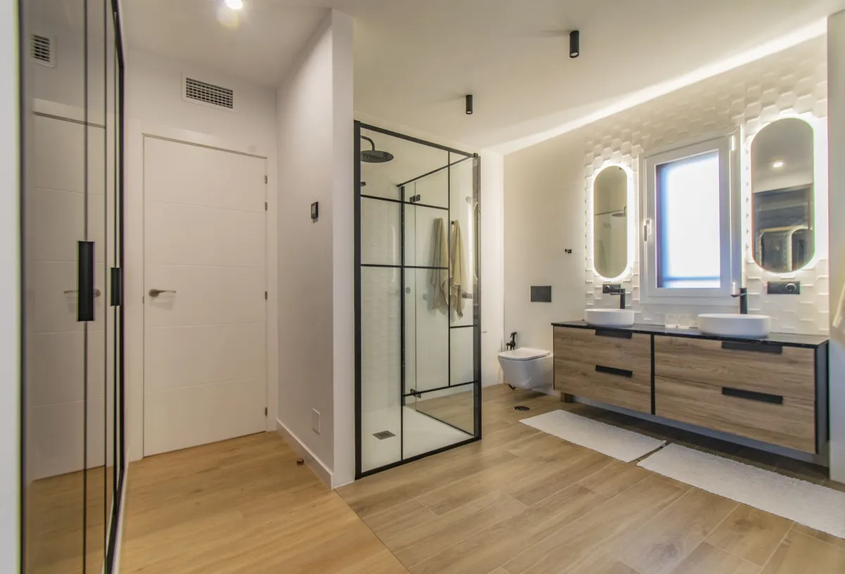 373e03ba-39b5-4283-954c-d9ef98de11f0