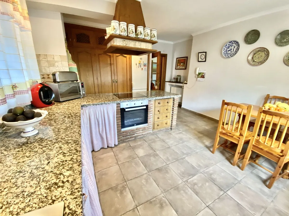 afce136d-7ad3-42f9-be0b-1a70ad950844