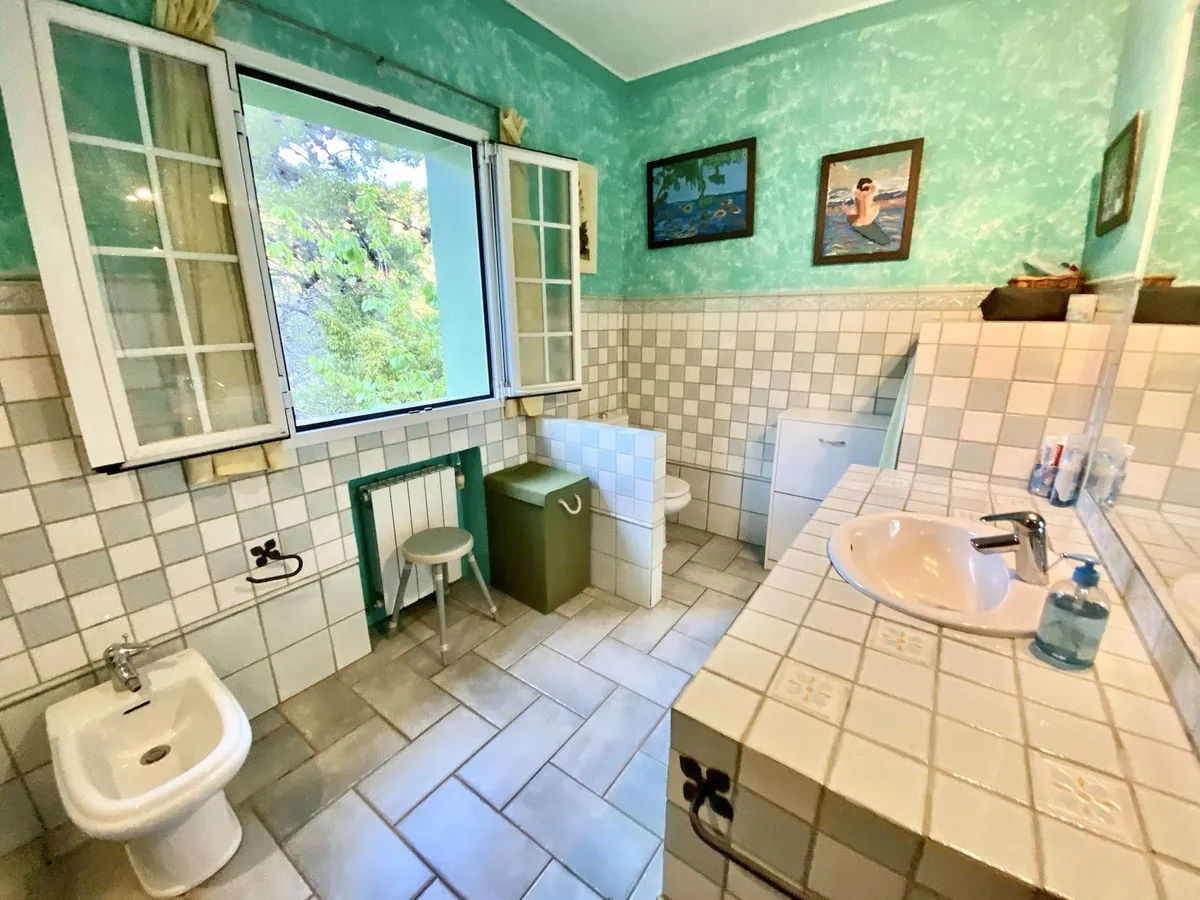 b3be0bc2-3f7b-484b-af4d-9d90046a5e0a