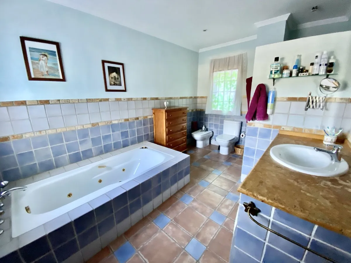 cb90896a-8fa1-4d50-ae6b-27667b5a301c