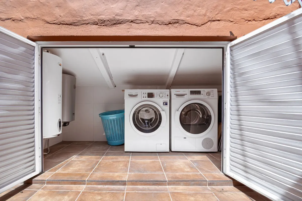 239445f8-bcbb-47a3-b5dd-f63951e1ed38