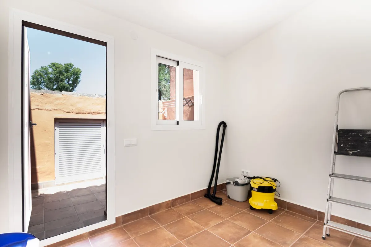 6ef87664-198e-405d-82dc-0ea8d58172e7