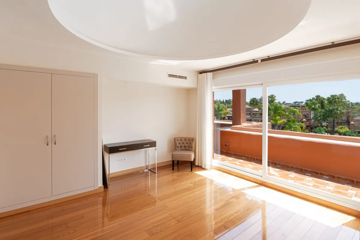 fe9068f3-000d-4ab7-a566-461c58ba4037