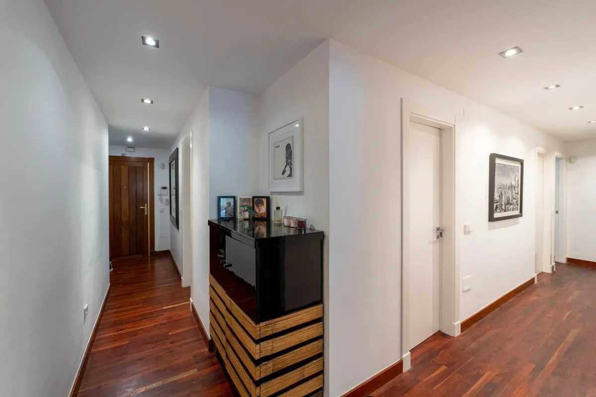 04720777-53fd-43fe-9601-04e3e5043038