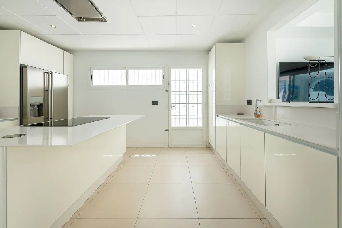 66452f85-76d9-42c8-aed9-e1612271a411