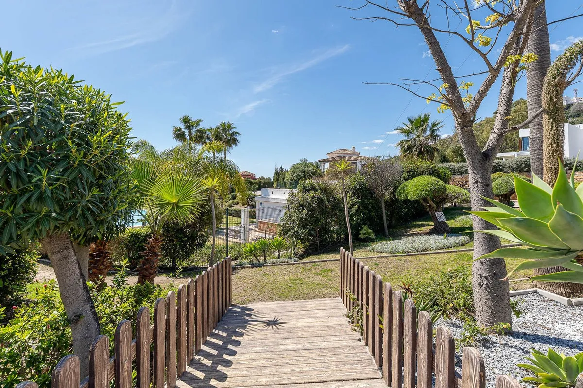 73d68595-8641-4ec7-9edb-5165b1443f72