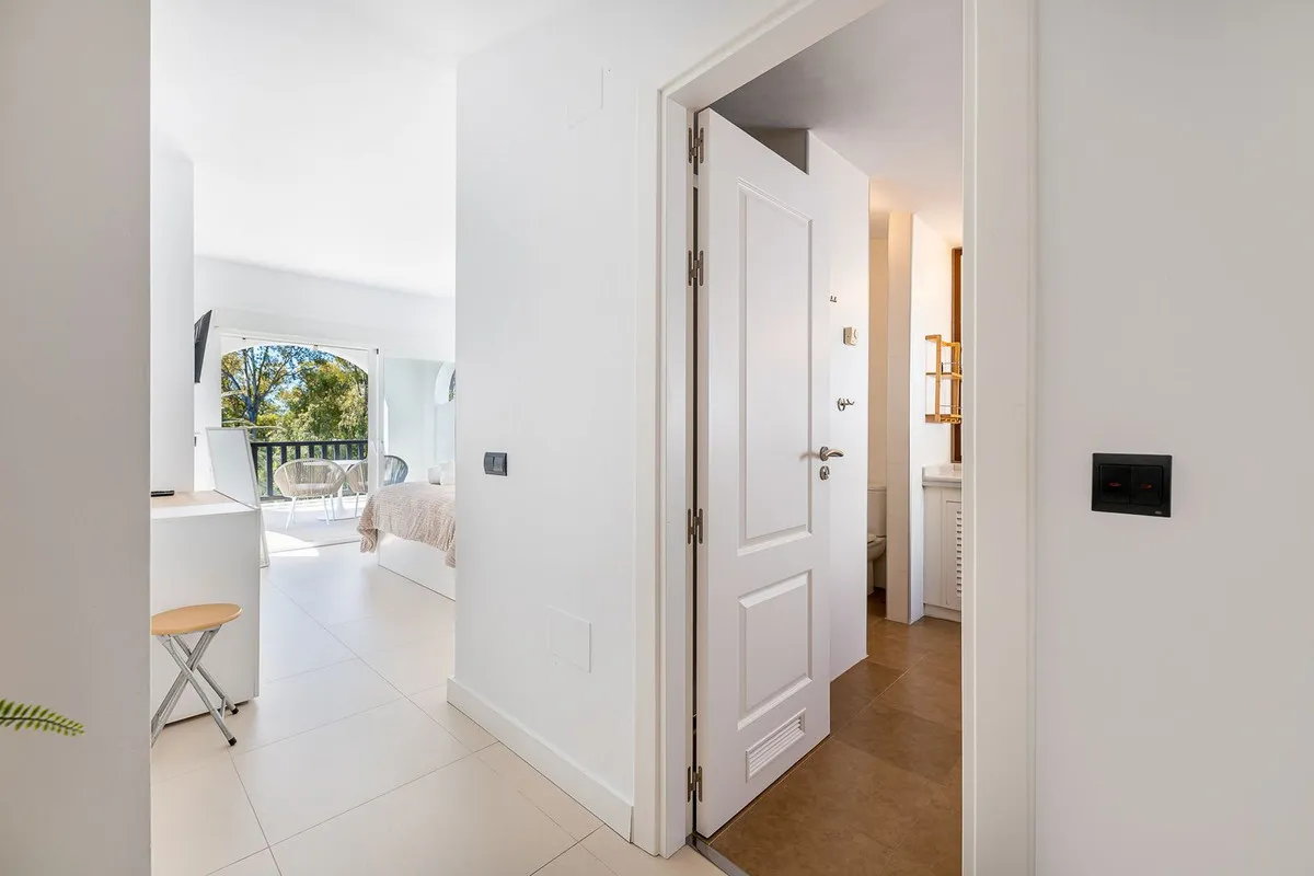 c5049d9b-8b62-4b96-a7a9-2c9c33da429f