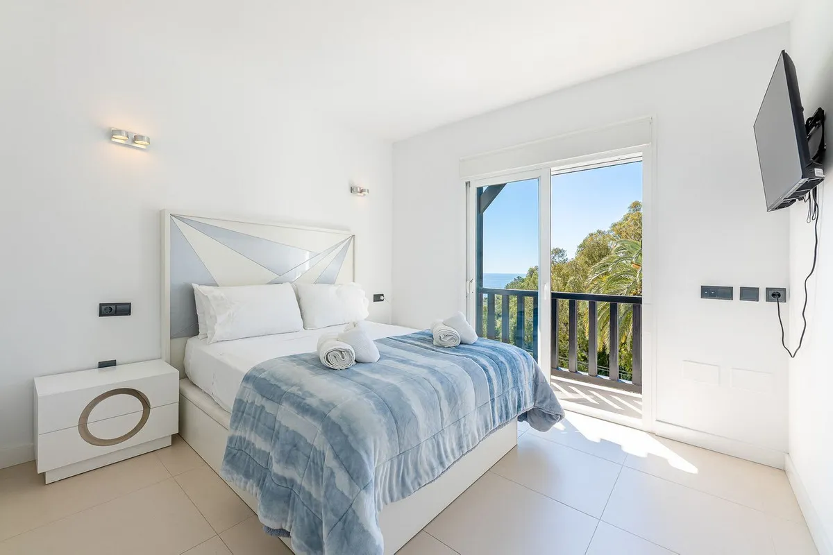 e783f11a-e092-4a00-9216-b513939b823c