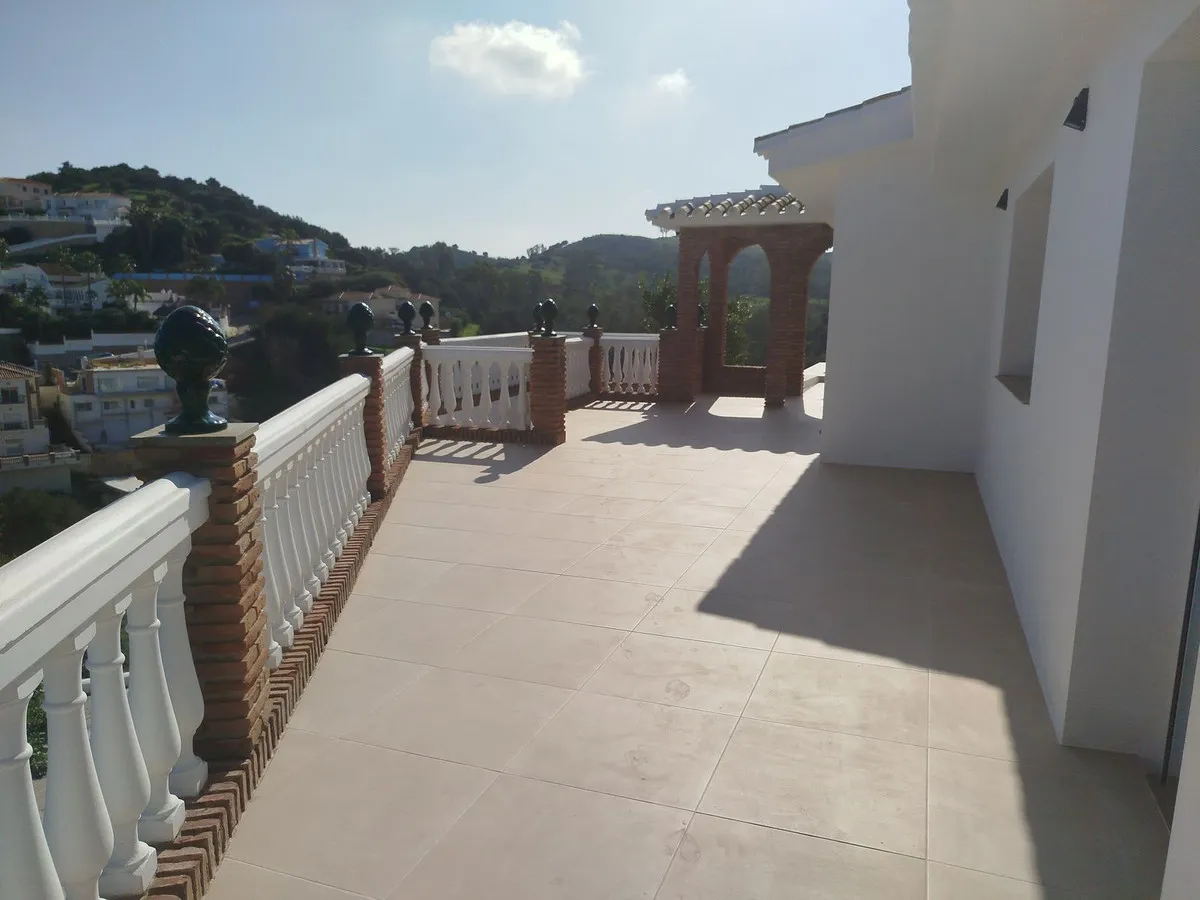 22e26251-1500-47d9-8b36-be1f7ff4edd2