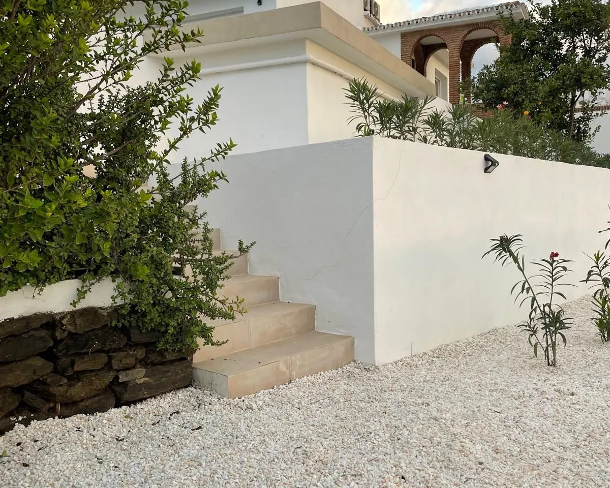 2d5f6c3b-5e8d-4d42-a5a1-17027d230e4f