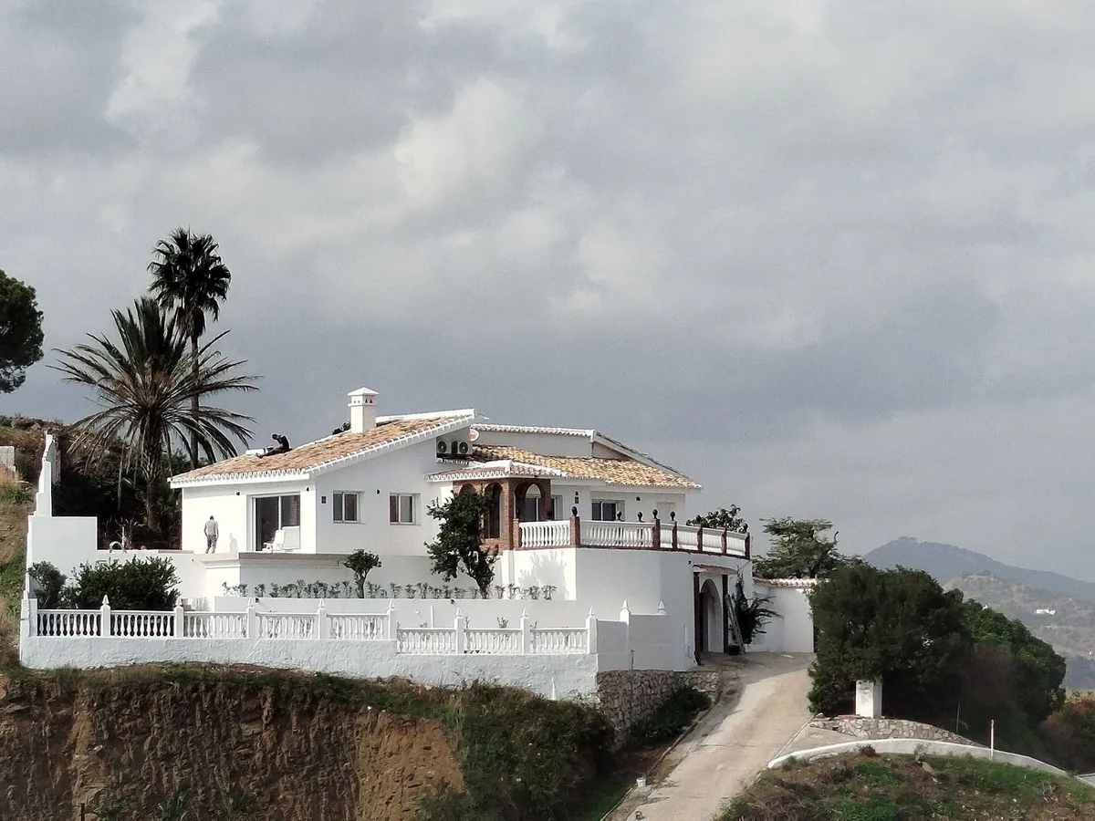 c89ceac0-9c5b-4e14-a310-ec8cab0dfe82