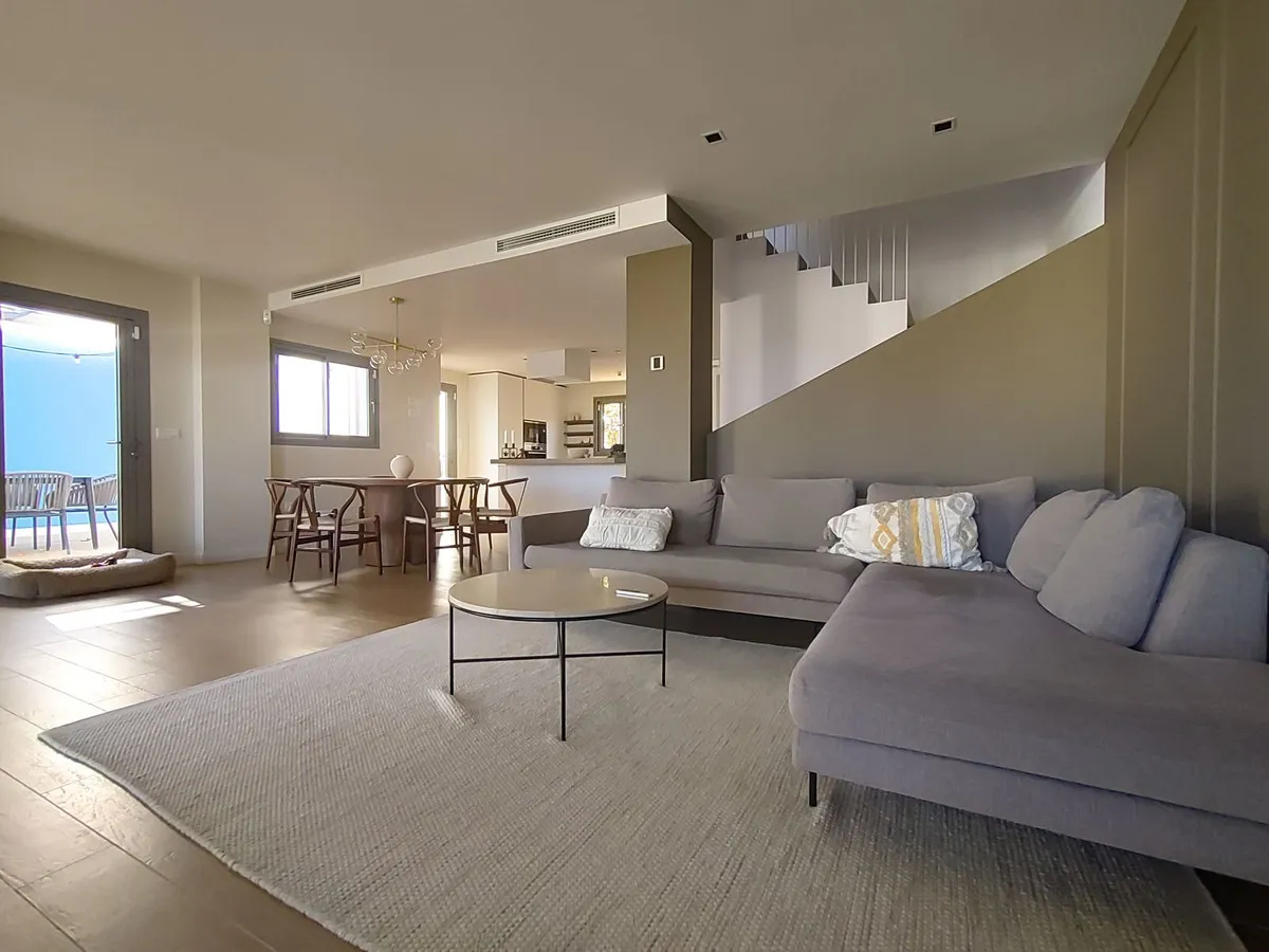 8e349e9d-f997-4e69-8abd-042e56e6af83