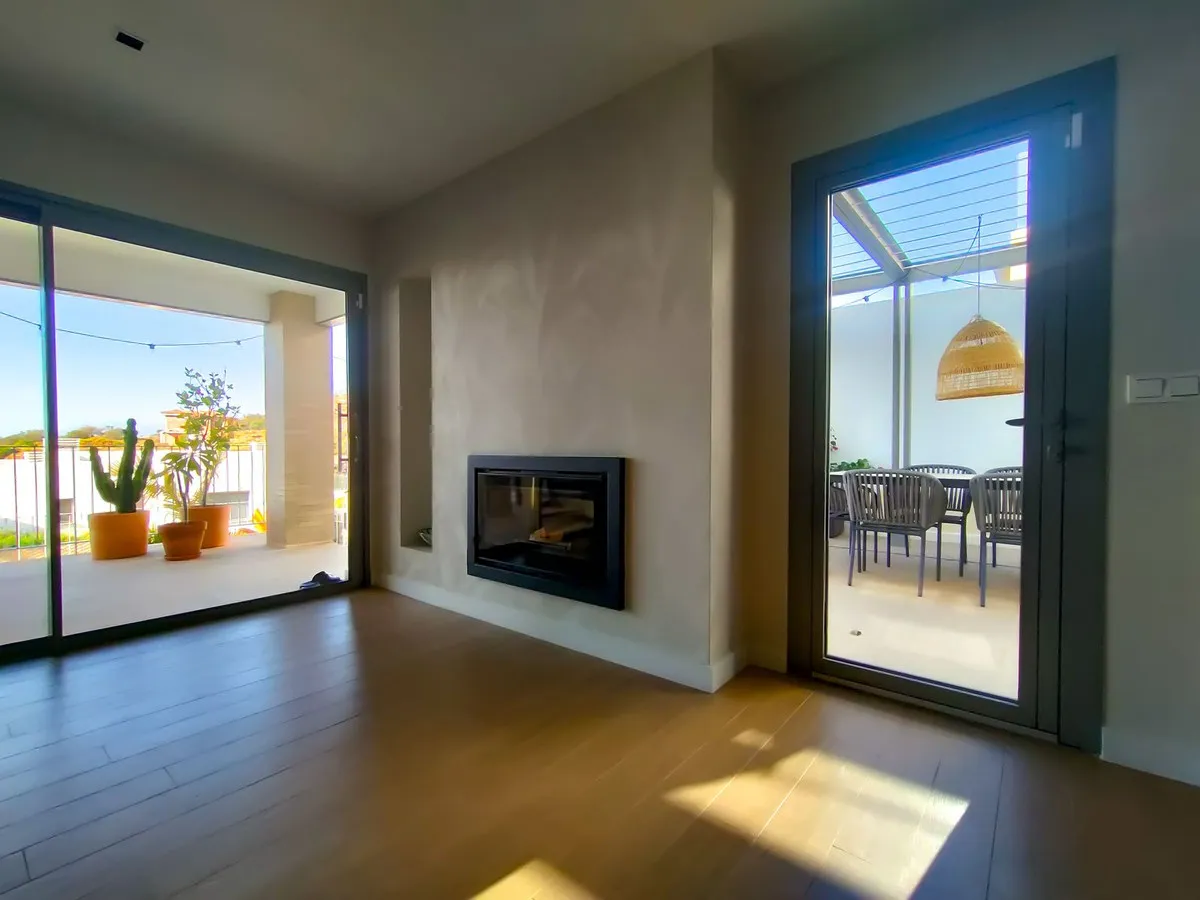 f1a9a8af-0596-4377-844e-36a9348e3558