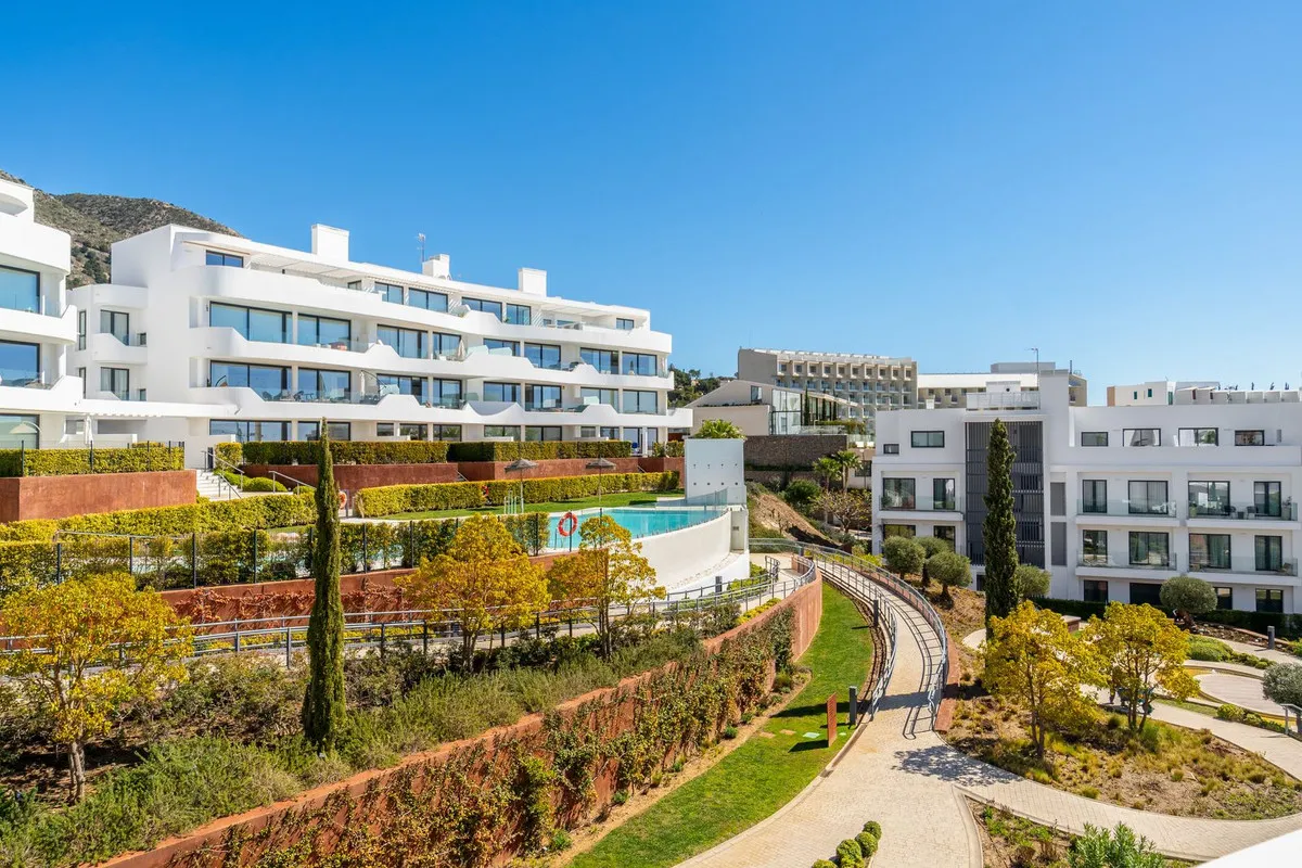 0cec3852-955d-4ee4-beed-436e93899f6e